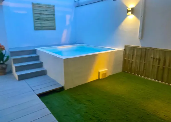 Casa Unifamiliar Moderna Cerca De Fibes